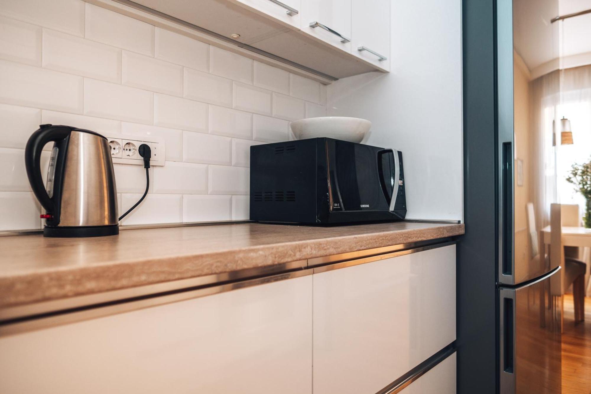 Crown Central Three Bedroom Apartment Белград Екстериор снимка