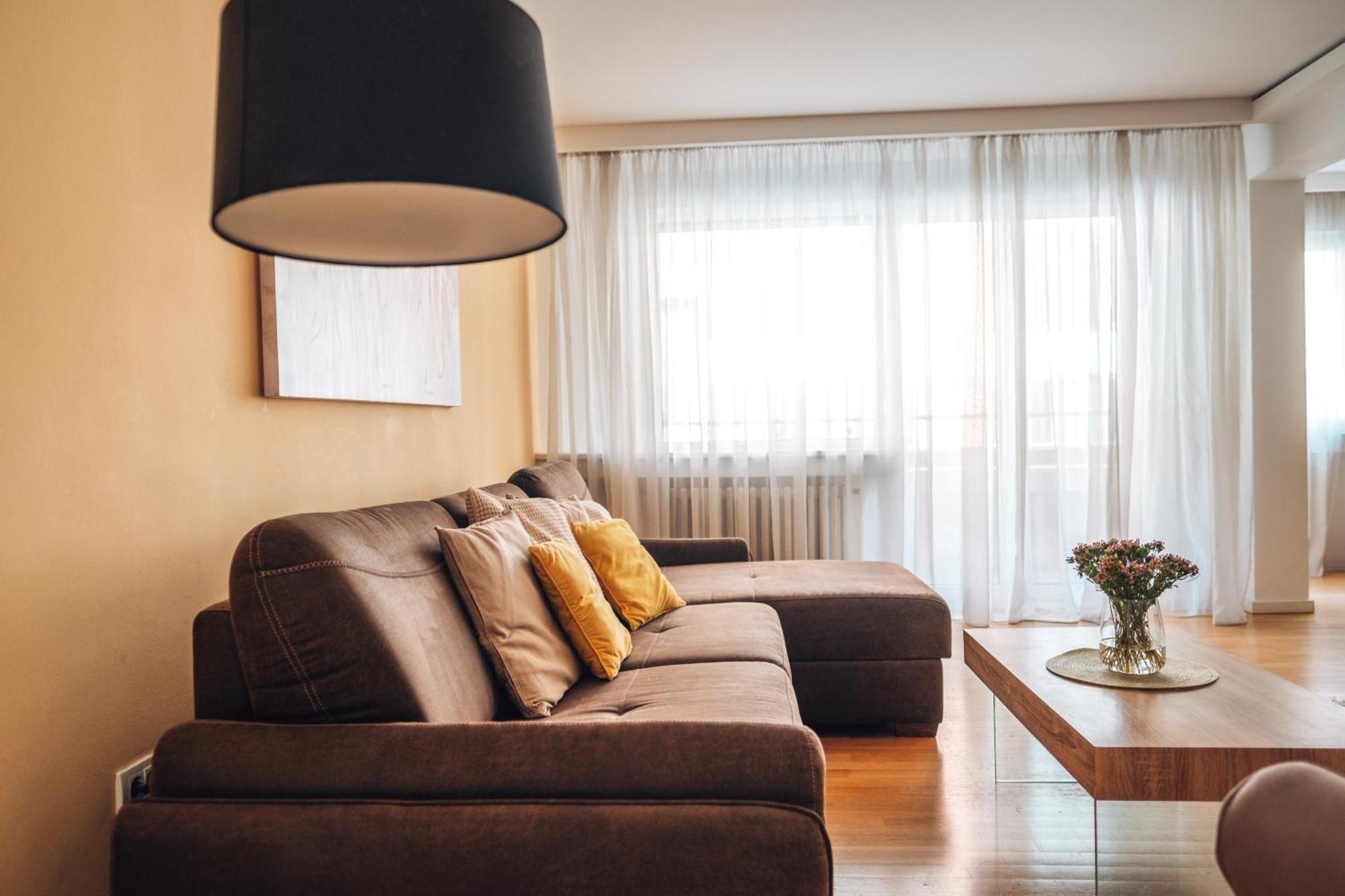 Crown Central Three Bedroom Apartment Белград Екстериор снимка