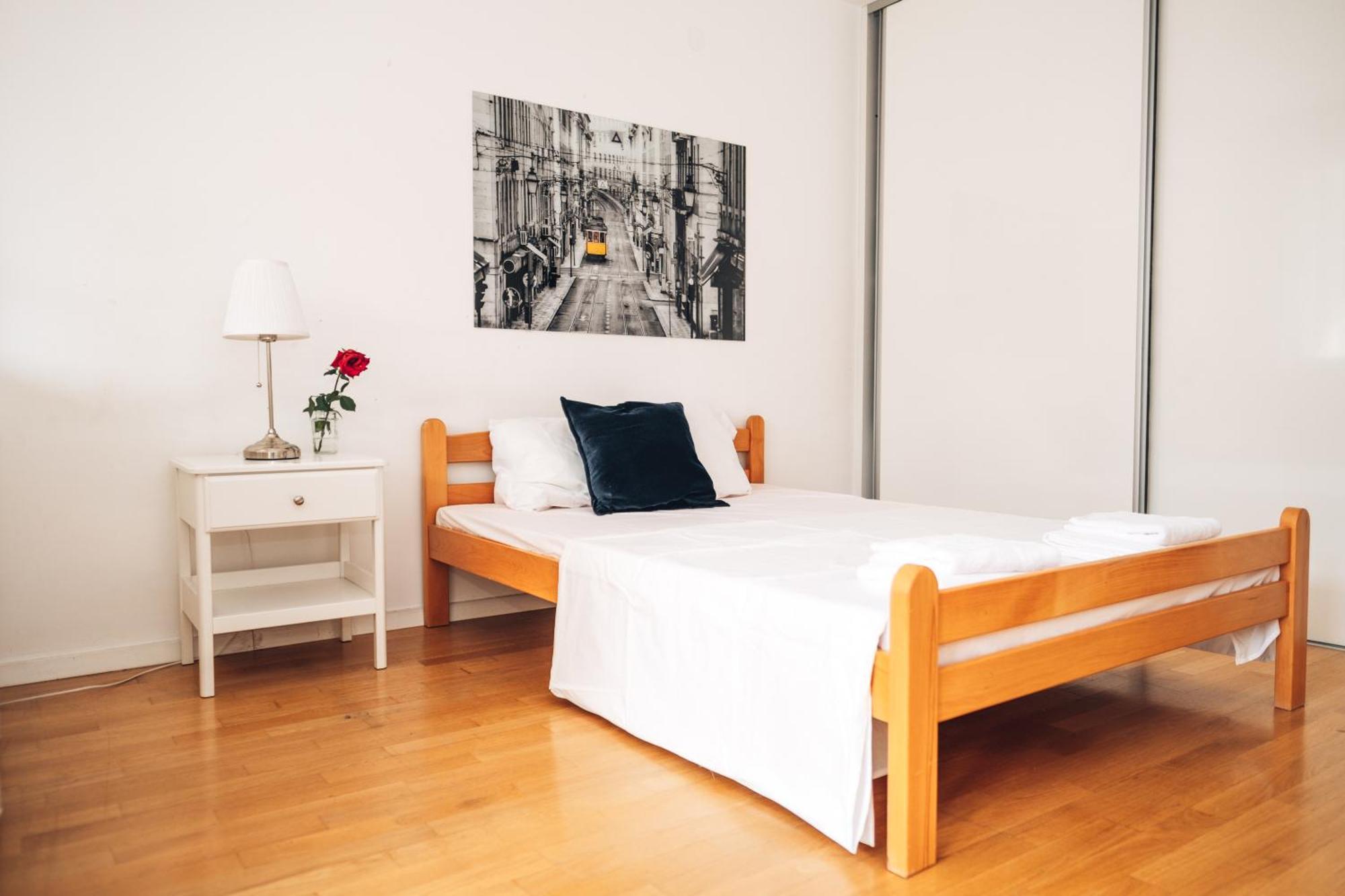 Crown Central Three Bedroom Apartment Белград Екстериор снимка