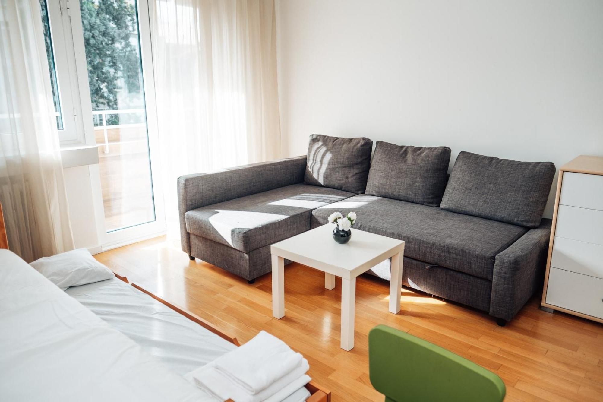 Crown Central Three Bedroom Apartment Белград Екстериор снимка