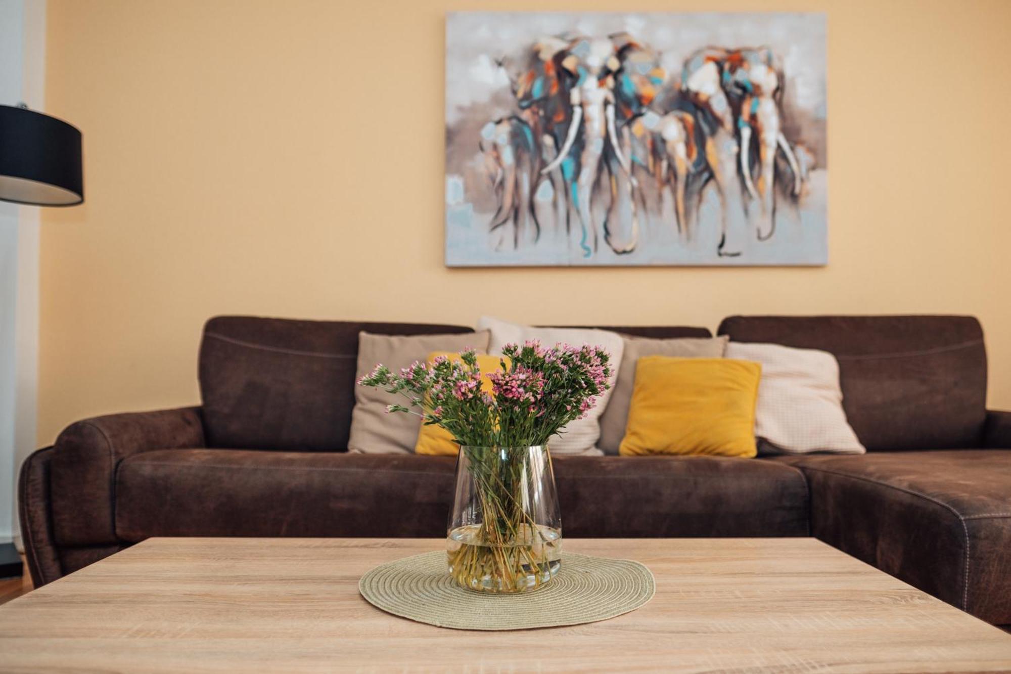 Crown Central Three Bedroom Apartment Белград Екстериор снимка