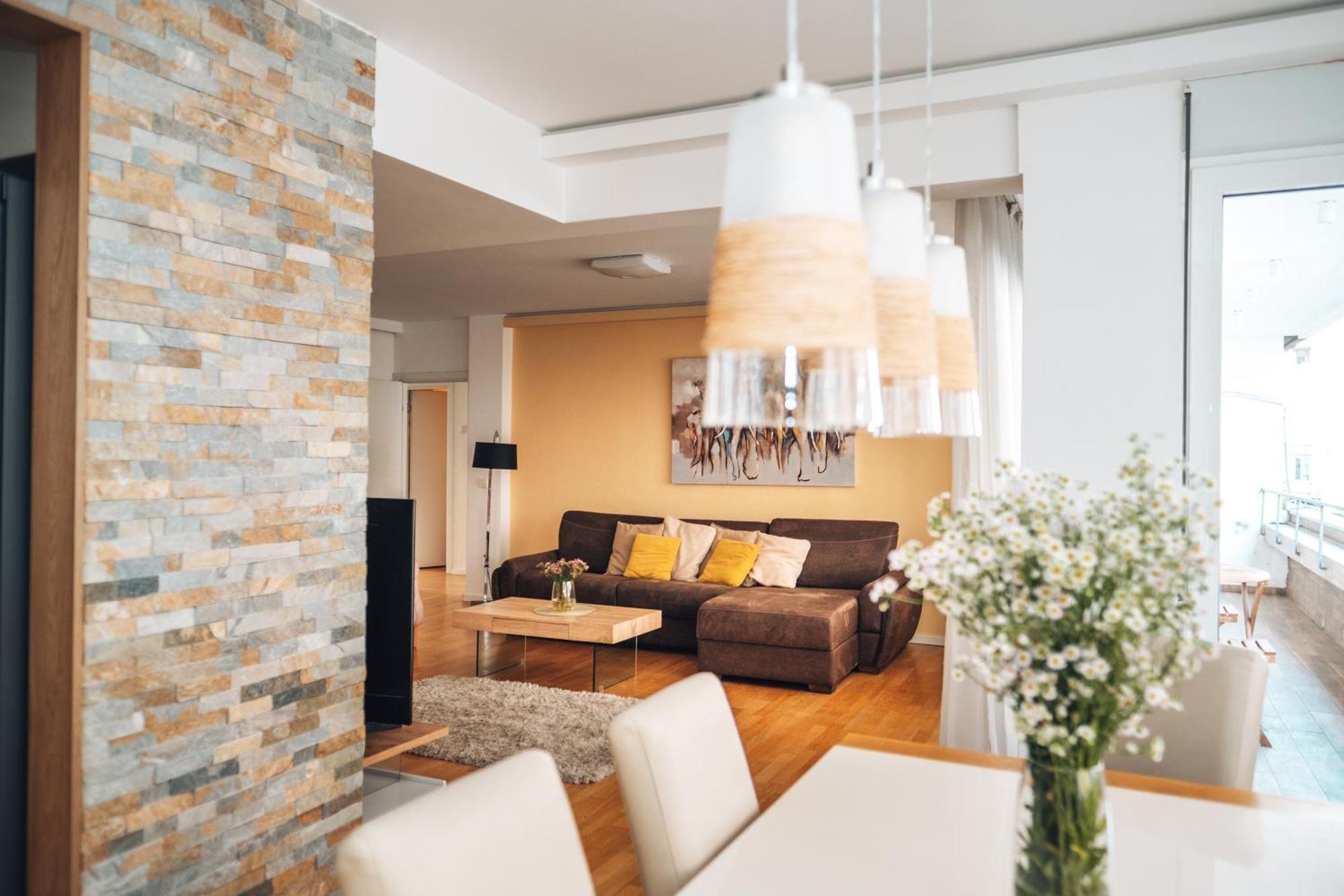Crown Central Three Bedroom Apartment Белград Екстериор снимка